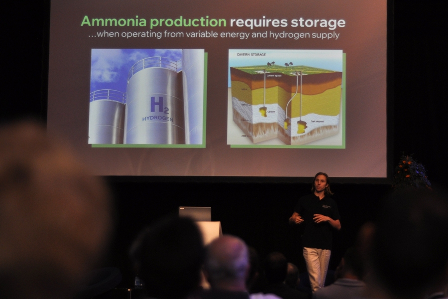 Anton Frisk presenting more